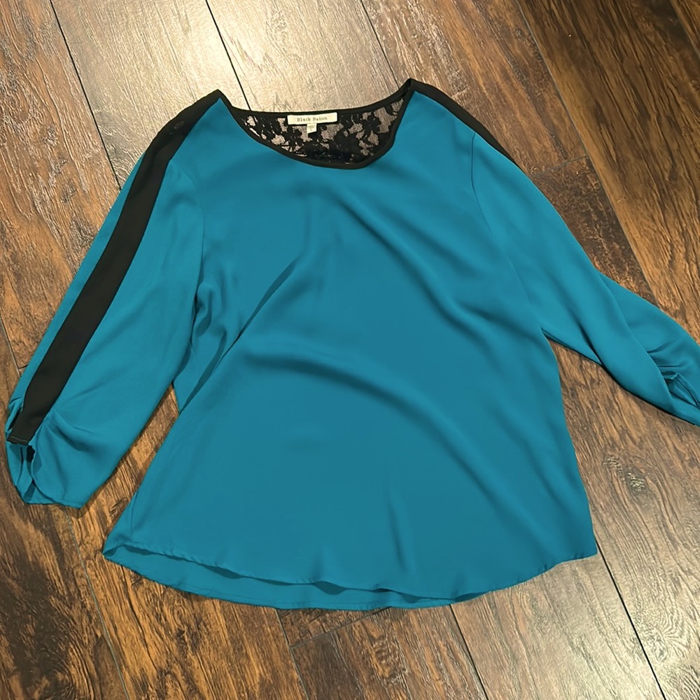 Black Rainn blouse size large